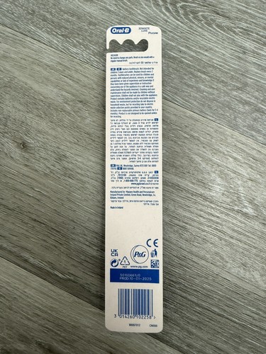 Oral - B Pulsar 3 D White Luxe Toothbrush - Picture 2 of 2