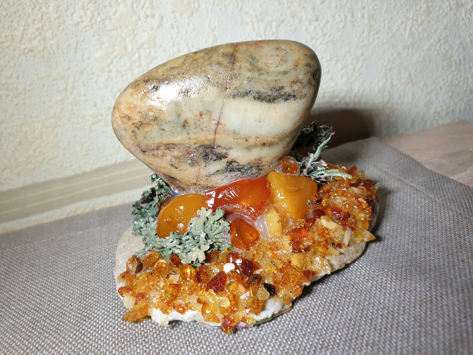 Baltic amber stone figurine figure table plaque decor gems charm