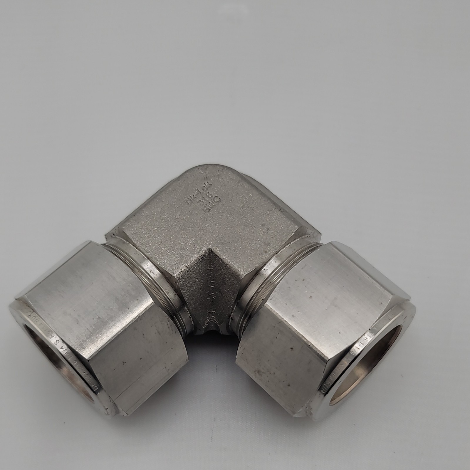 Swagelok SS-1610-9 Stainless Steel Tube Fitting Union Elbow 1  1/4Inch