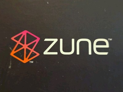 Microsoft Zune 30GB Brown Digital Media Player Bundle - GOTG READ...
