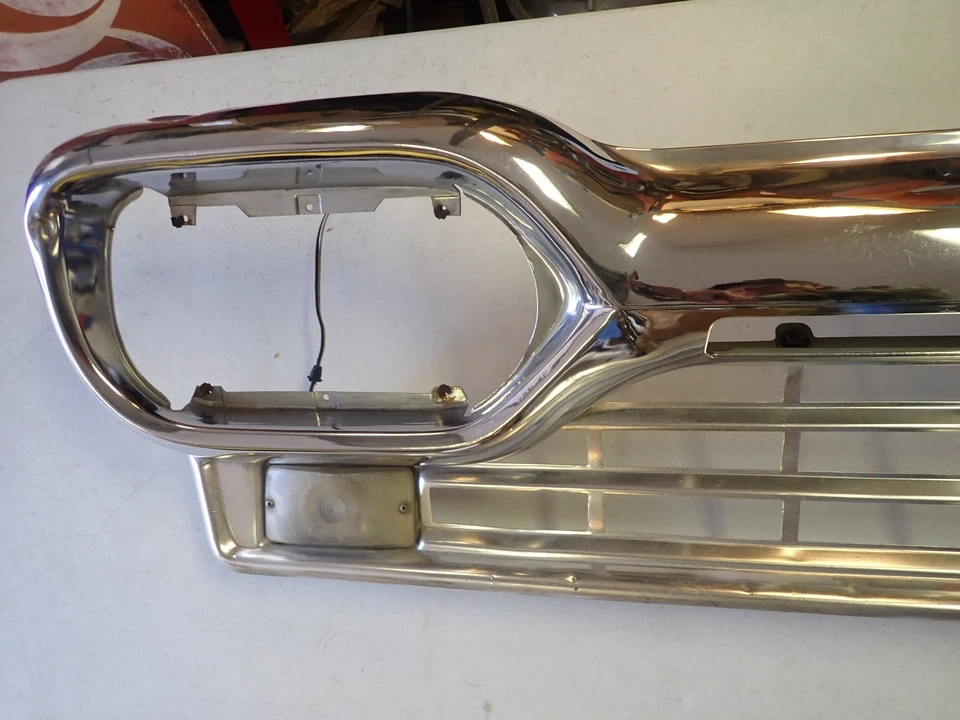 Ford 1960 camioneta/camioneta parrilla cromada con luces de señalización Foto 4 de 4