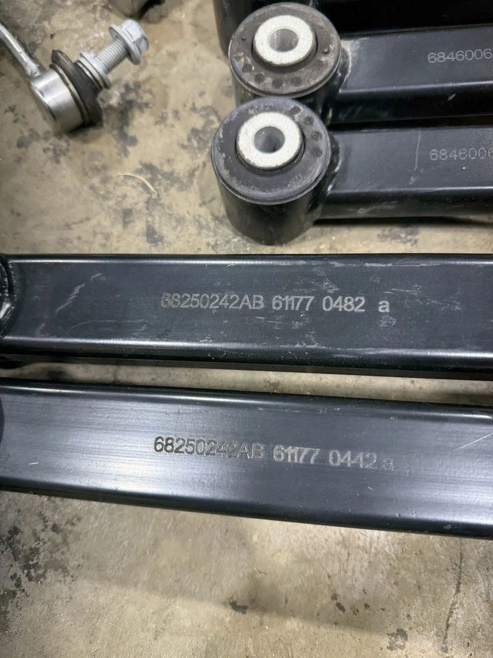 Jeep Wrangler 392 2022 kit de suspensión OEM 4 puertas Foto 2 de 4