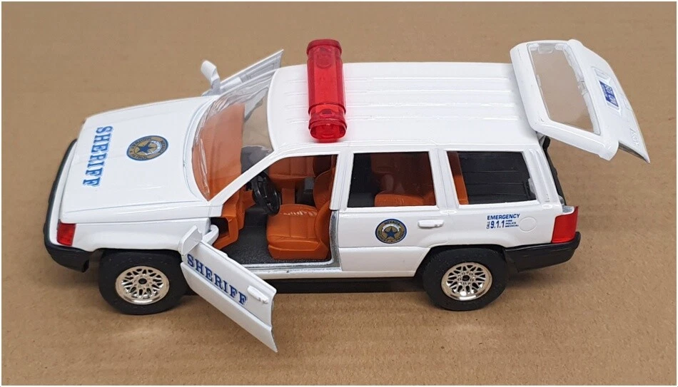 Majorette 1/24 Scale 4110 - Grand Cherokee Nevada Sheriff - White - Image 4 of 4
