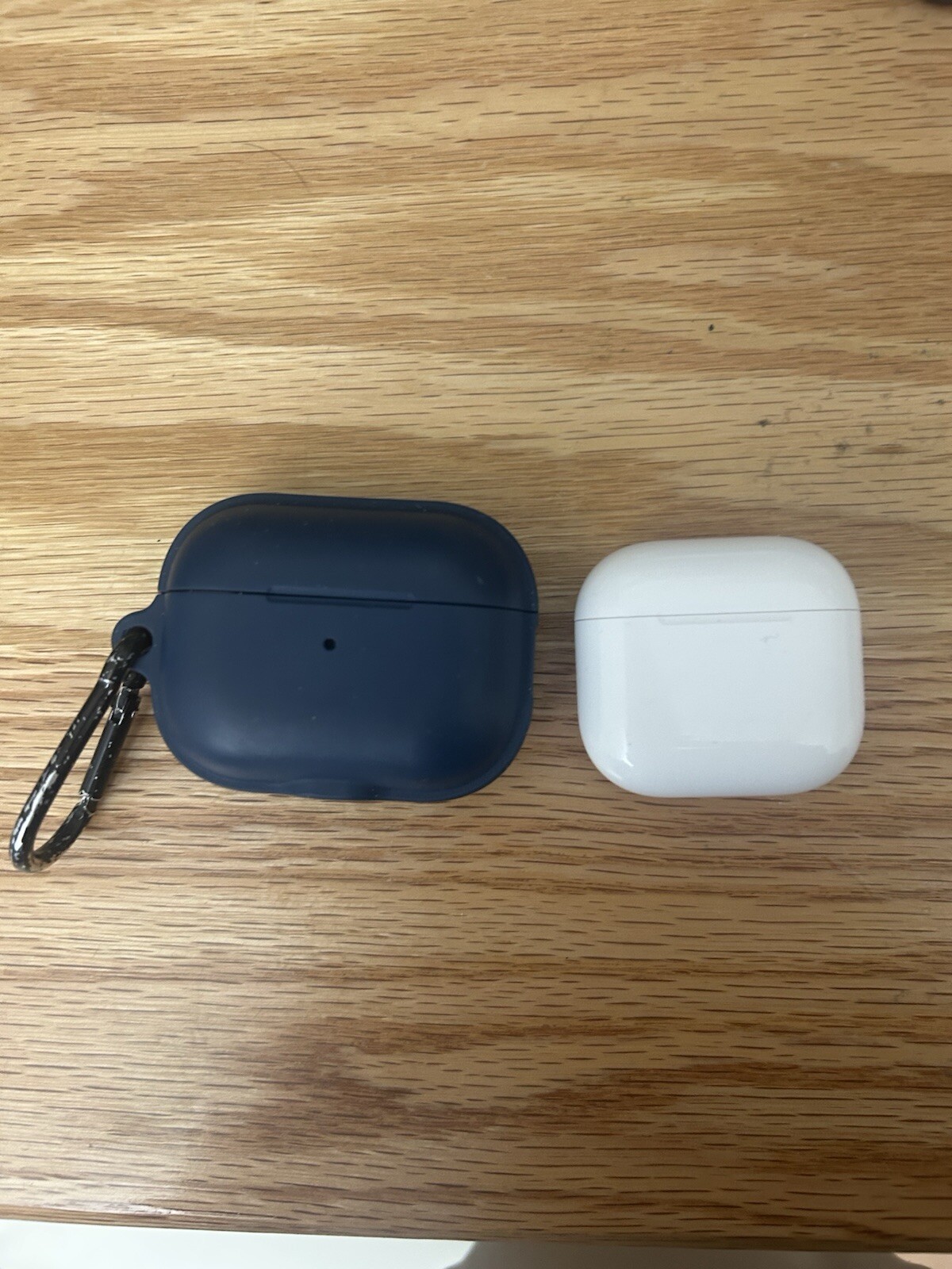 AirPods Pro Gen 2 USB-C & AirPods 4 with Active Noise Cancellation-image