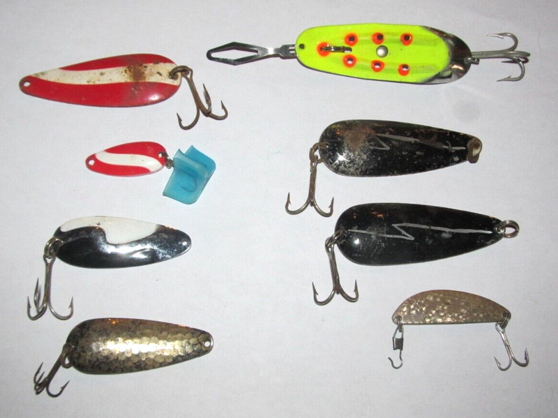 8 Fishing Spoons Vintage Black Red White Yellow Gold Silver Spinner Lures