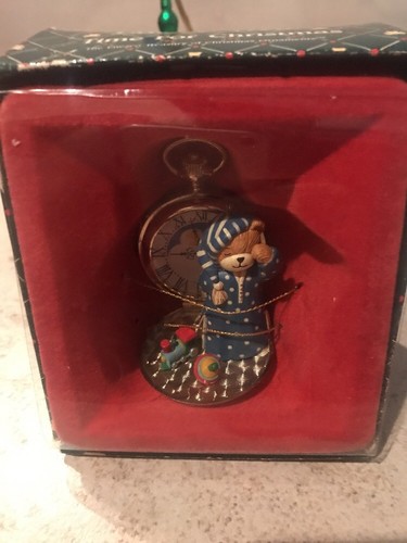 ENESCO CHRISTMAS ORNAMENT: LUCY & ME: TIME FOR CHRISTMAS : POCKETWATCH BEAR NEW - Picture 2 of 3