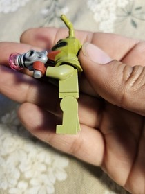 LEGO Space Galaxy Squad MANTIZOID Minifigure 70709 RARE With WEAPONS