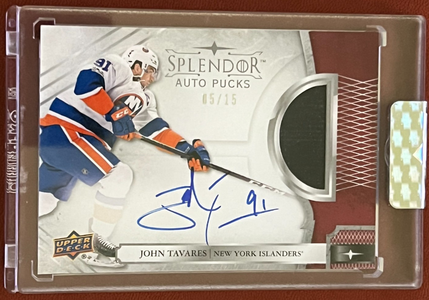 John Tavares Splendor Auto Pucks /15 2017-18 Upper Deck Splendor