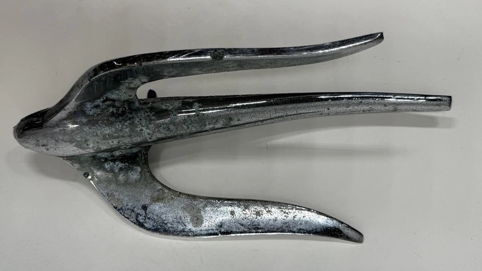 Adorno capó mascota coche Simca años 50 Foto 3 de 4