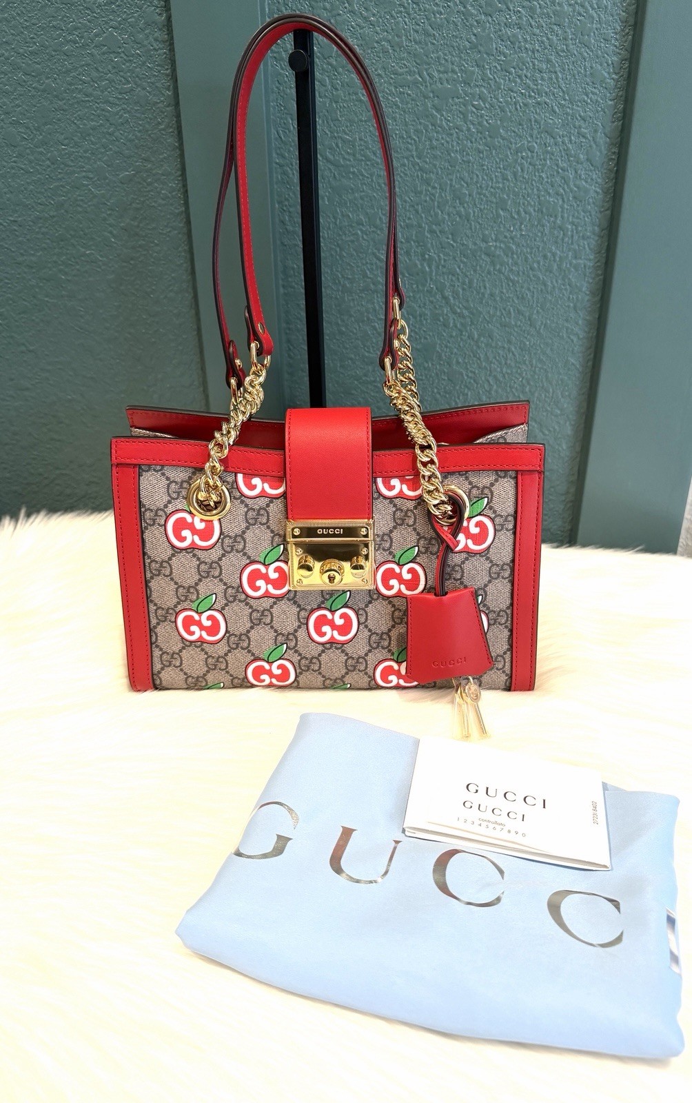 NEW Gucci Padlock GG Supreme Red Apple Small Shoulder Bag