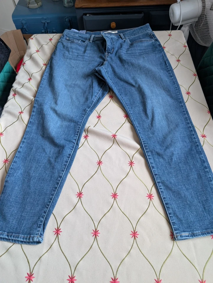 Levi's Women's 311 Shaping Skinny Jeans Size 14w - Image 2 of 4