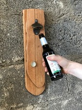 Produktbild - Magnetischer Wandflaschenöffner aus Weinfassdeckel