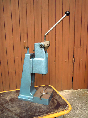Mäder Hanhebelpresse Kniehebelpresse