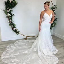 Exquisite Wedding Dresses V Neck Lace Applique Mermaid Spaghetti Strap Gowns