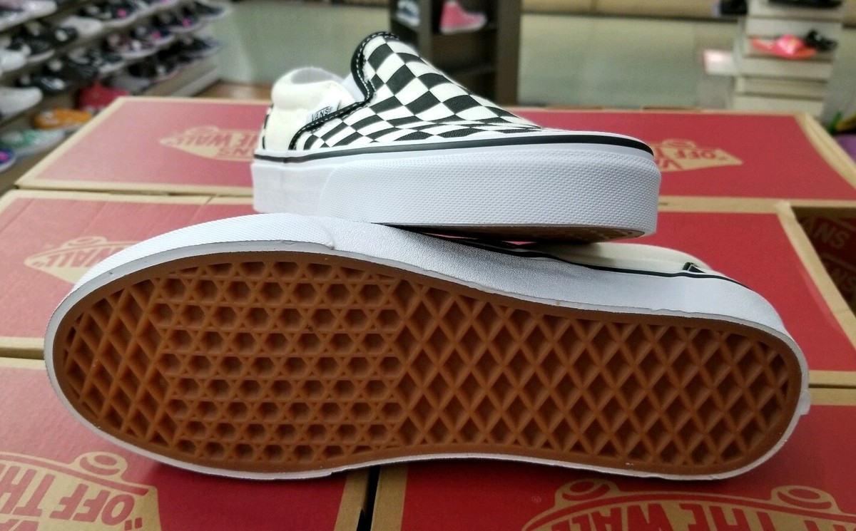 VANS MEN'S CLASSIC SLIP-ON BLACK / OFF WHITE CHECKERBOARD