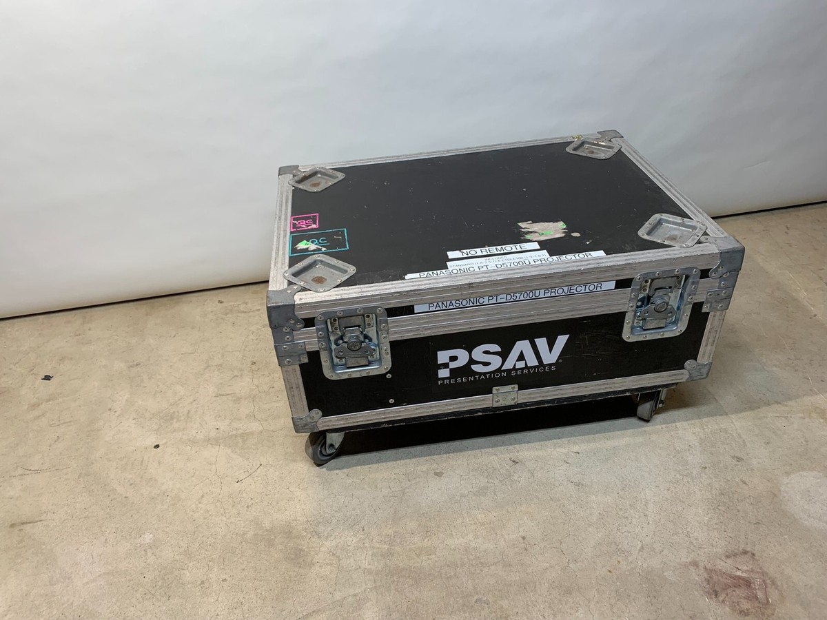 Panasonic PT-D5700U XGA 6000 DLP Large Venue Projector | eBay
