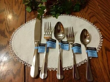 Oneida SAVOR service for 6 - Stainless Steel Flatware 30 pc/piece set BRAND NEW