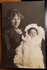 Kelly & Max - woman & baby / photo Faber Klagenfurt