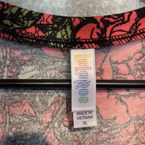 lularoe short sleeve shirt-blouse Size xl Red Rose Flower Pattern - Picture 2 of 15