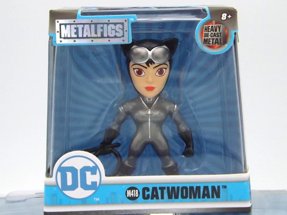 Lote de 4 Nuevas Figuras de Metal Fundido DC de 2.5" Catwoman Harley Quinn Supergirl Foto 3 de 4