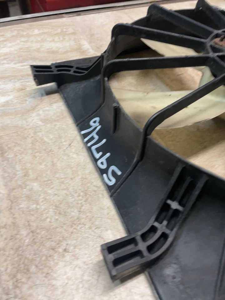 Ventilador de refrigeração condensador radiador Honda CR-V 2.4L 2002-2006 fabricante de equipamento original - Imagem 4 de 4