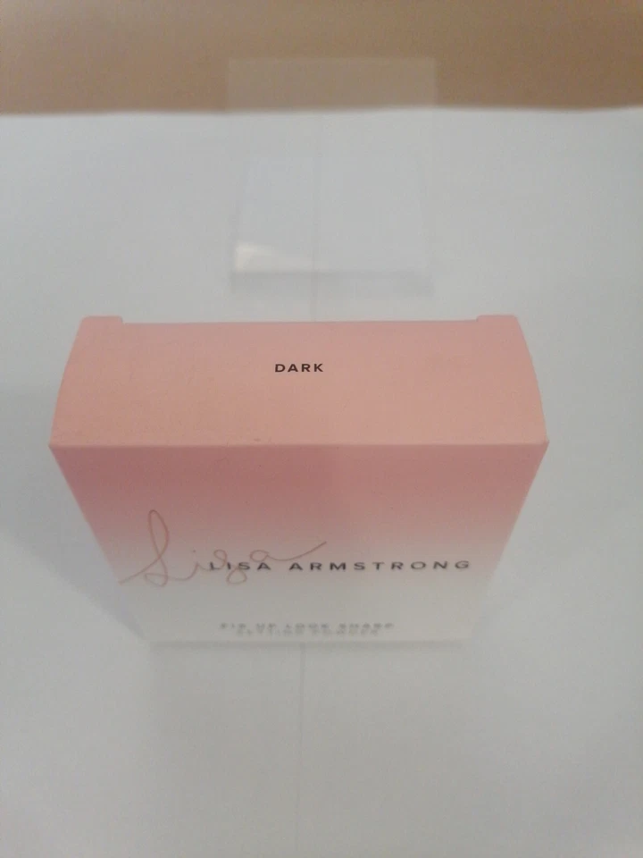 Lisa Armstrong Fix Up Look Sharp Setting Powder by Avon - Dark - Image 2 of 3