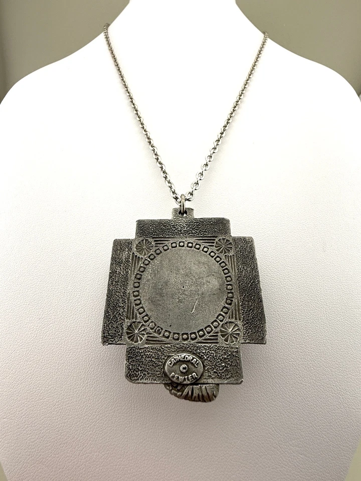 Vintage Cathedral Pewter Jesus Pendant Necklace Large Cross Design 24in Chain - Image 2 of 4
