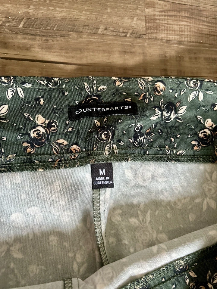 Pantalones al tobillo para mujer Counterparts con diseño floral - verde bosque talla M Foto 2 de 4