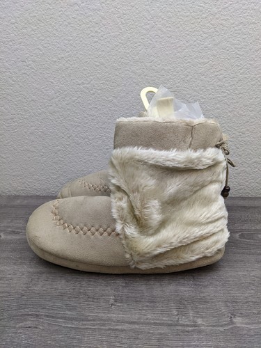 Womens Tan Moccasins Boots/Shoes w/ Faux Fur Size 11 (XL) / NEW WITH TAGS - Picture 2 of 6