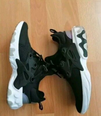 NIKE React Presto (GS) Gr. 39, Schwarz / Lila US 6,5Y / EUR 39/ 24,5 cm