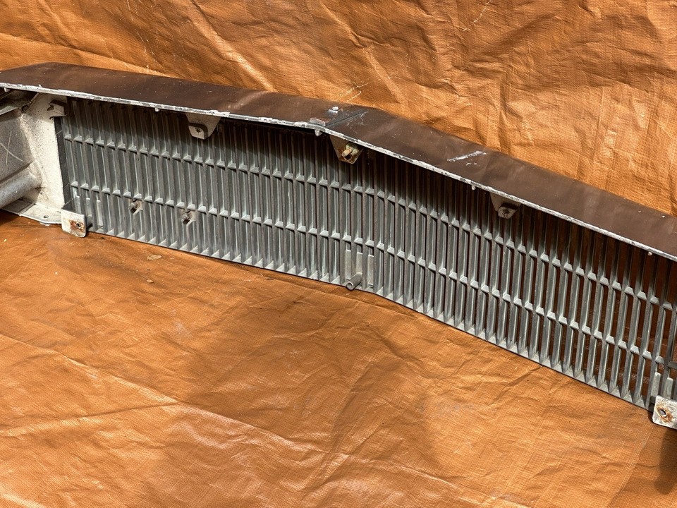 1984 1985 Buick Lesabre Full Header Panel Assembly with Grille and