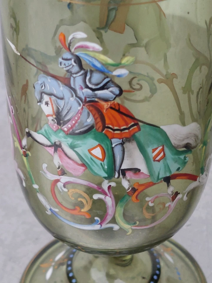Ancien / grand " Verre  émaillée " décor Chevalier  / Jeanne d'Arc à cheval - Photo 3/4