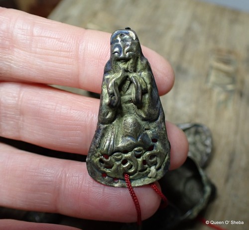 CAPPELLO CINESE ARGENTO ORNAMENTI x 9 argento antico dorato 8 immortali + Buddha - Foto 20 di 21