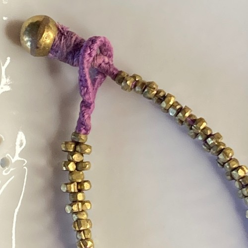 Vintage 6" Bracelet Artisan Made Gold Tone Brass Nugget Beads Purple Wrap Close - Picture 4 of 7