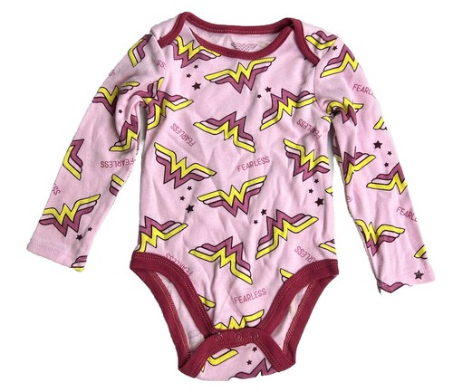 Wonder Woman Official 3-Piece Set Fleece Burgundy Pink Outfit, Baby 6-9 Months - 第 5/8 張圖片