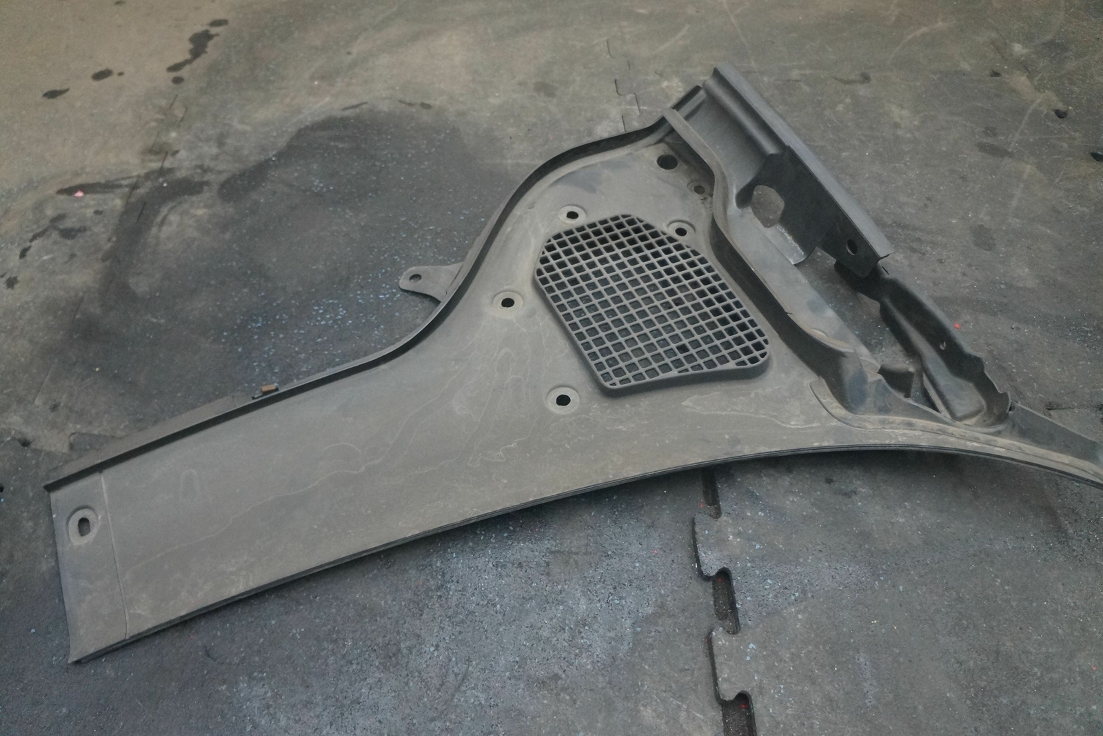 Right Windshield Cowl Under Trim Panel Tray 82501400 OEM Ferrari California 2010