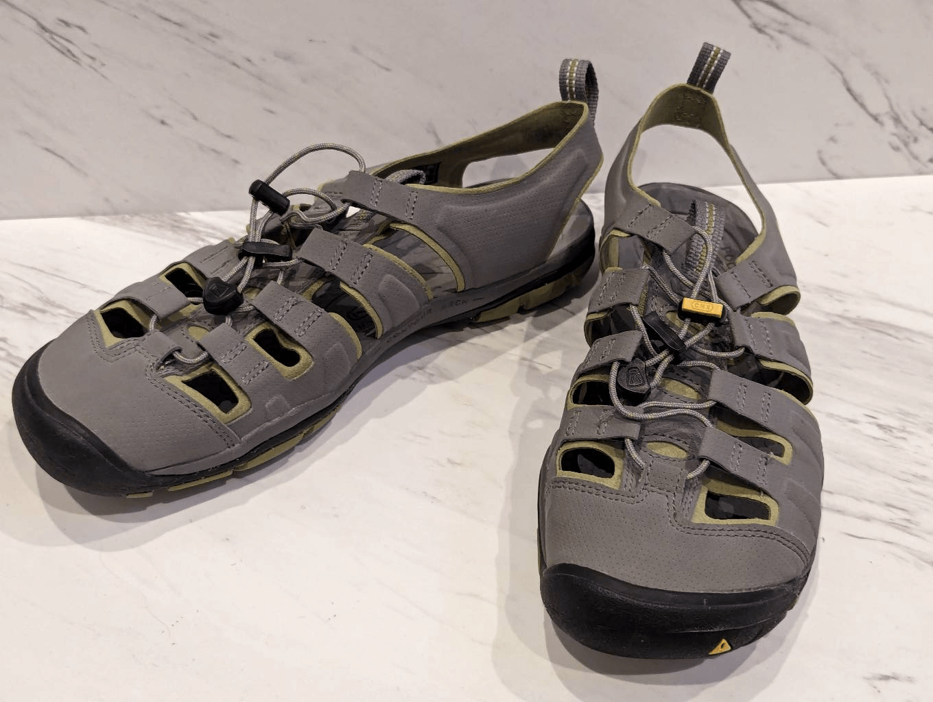 Sandali da trekking sportivi KEEN da donna 9 grigi Newport H2 impermeabili antiodore