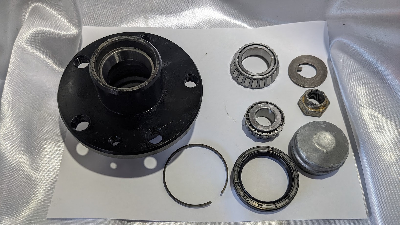 FERRARI 308 81 USA PARTS FRONT WHEEL HUB RIGHT or LEFT SIDE COMPLETE 115966 n...