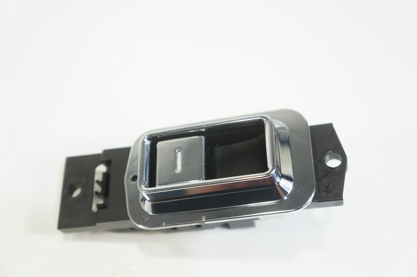 06-2012 Bentley Continental Flying Spur Front or Rear Window Regulator Switch