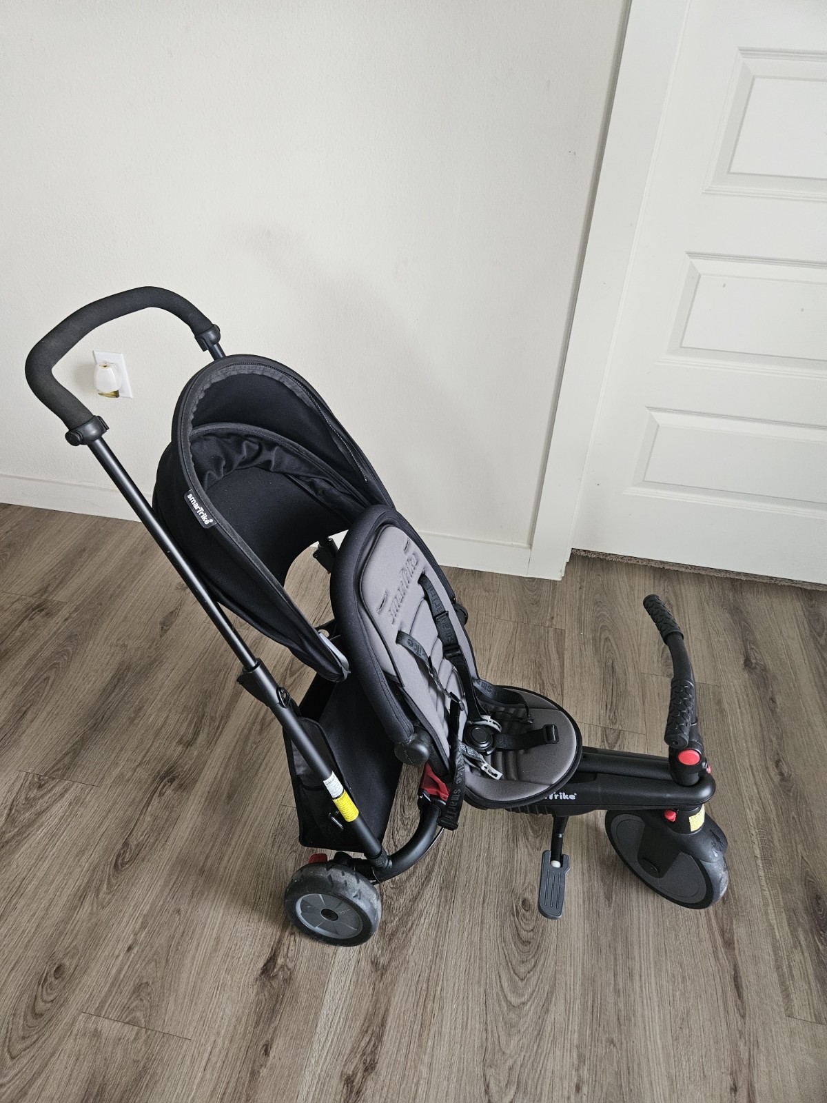 smarTrike STR3 6-in-1 Folding Stroller Trike In Black. Excel
