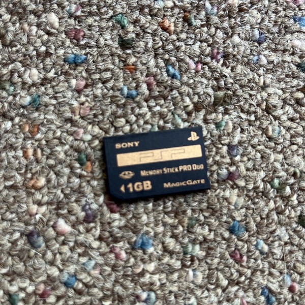 Tarjeta SD negra original Sony PlayStation PSP 1 GB probada y funciona OEM