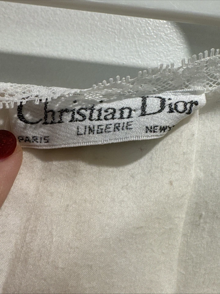 ¡VINTAGE! Christian Dior PEQUEÑO Camisón de Encaje Satinado con Cinta Rosa - ¡HERMOSO! Foto 2 de 4
