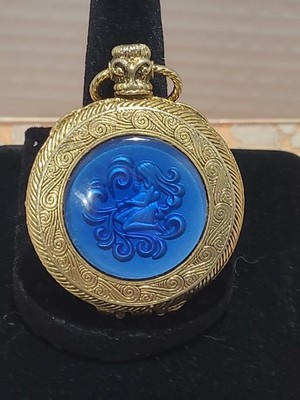 Beautiful Vtg Max Factor Aquarius Zodiac 1oz Solid Perfume Pocket Watch Compact