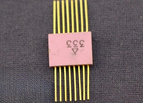 Microchip soviético vintage 1KIE10 1КИЕ10 seis elementos no lógicos con bloqueo 564IE10 - Imagen 2 de 3