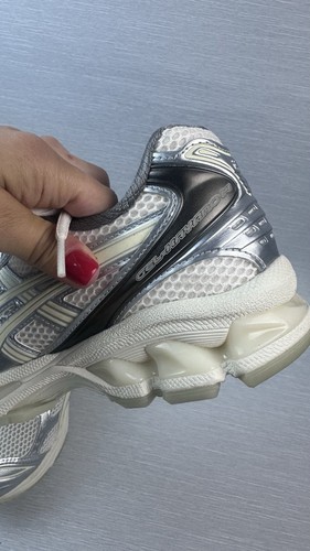 ASICS Gel Kayano 14 Men’s Size 6,5 Silver - Picture 17 of 18