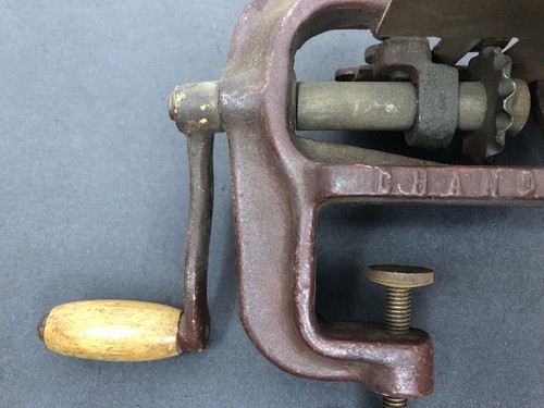 Antique Chandler Ayer Mass Hand Crank Pinking Tool for Fabric and Leather - Picture 6 of 11