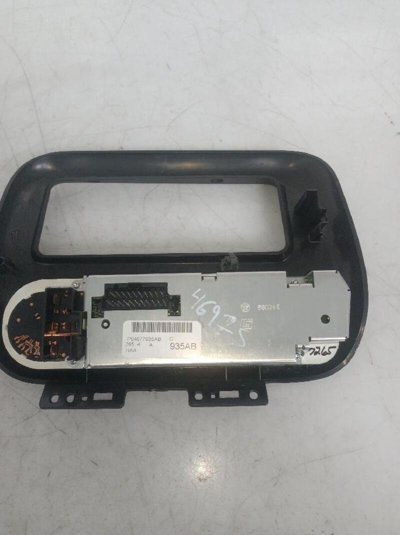 ユウ 04677935AB heater control for CHRYSLER VOYAGER (RG) 2001