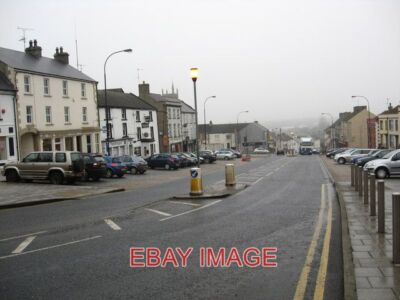 FOTO MIT BLICK AUF TANDRAGREES HIGH STREET IN COUNTY DOWN. 2009