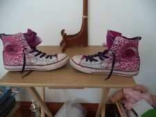 Vintage Converse Chuck Taylor All Stars SIZE 5 HIGH TOPS
