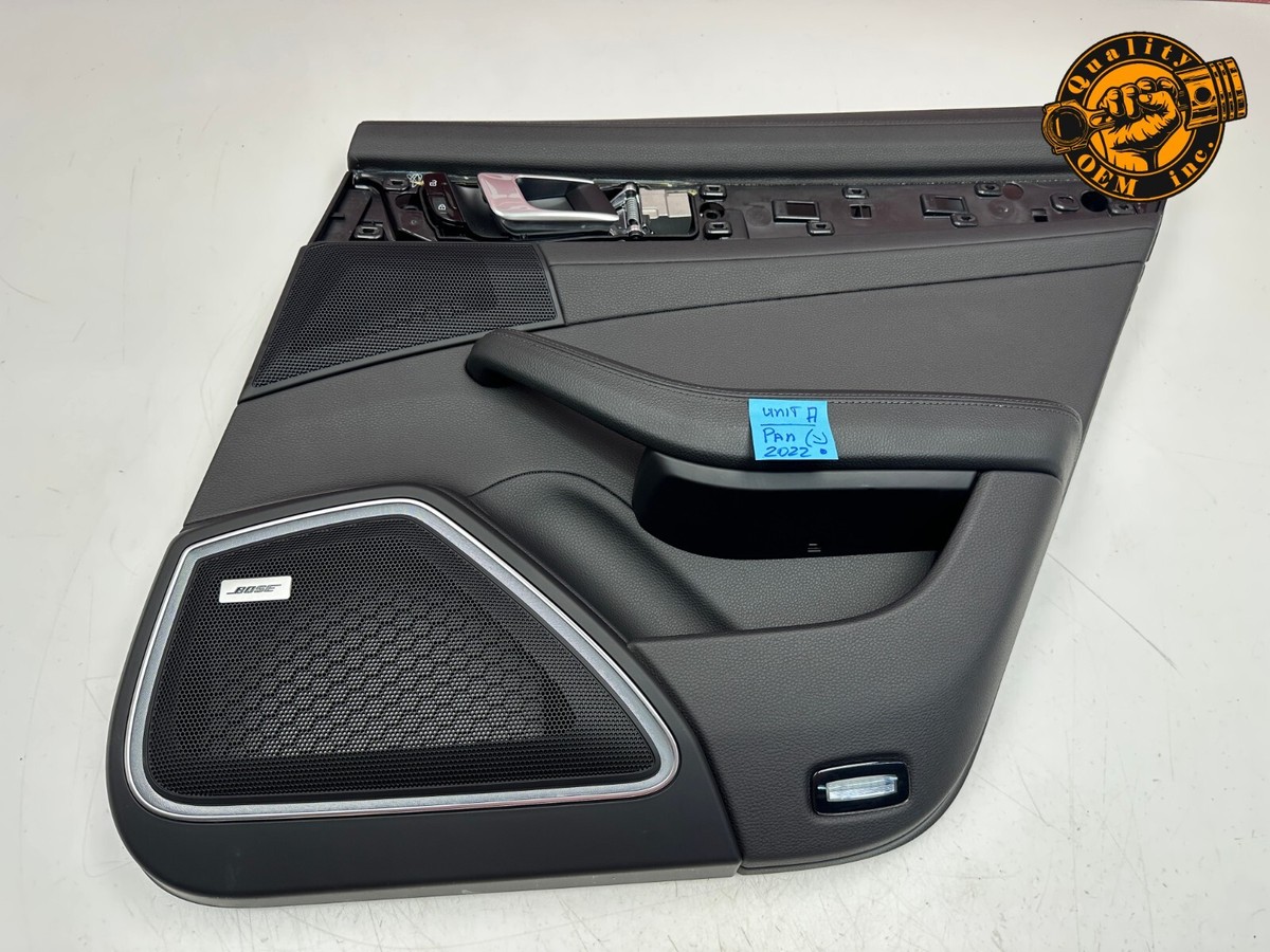 ポルシェ　パナメーラ　右リアドア内装 2017-2023 PORSCHE PANAMERA REAR RIGHT SIDE INTERIOR DOOR PANEL